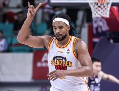 开云官方网页登录 -里昂训练开放日，官宣日绝杀压哨引观众欢呼，CBA季后赛在即，年轻球员获得机会(篮球公园亚当斯压哨绝杀领衔cba本周好球)